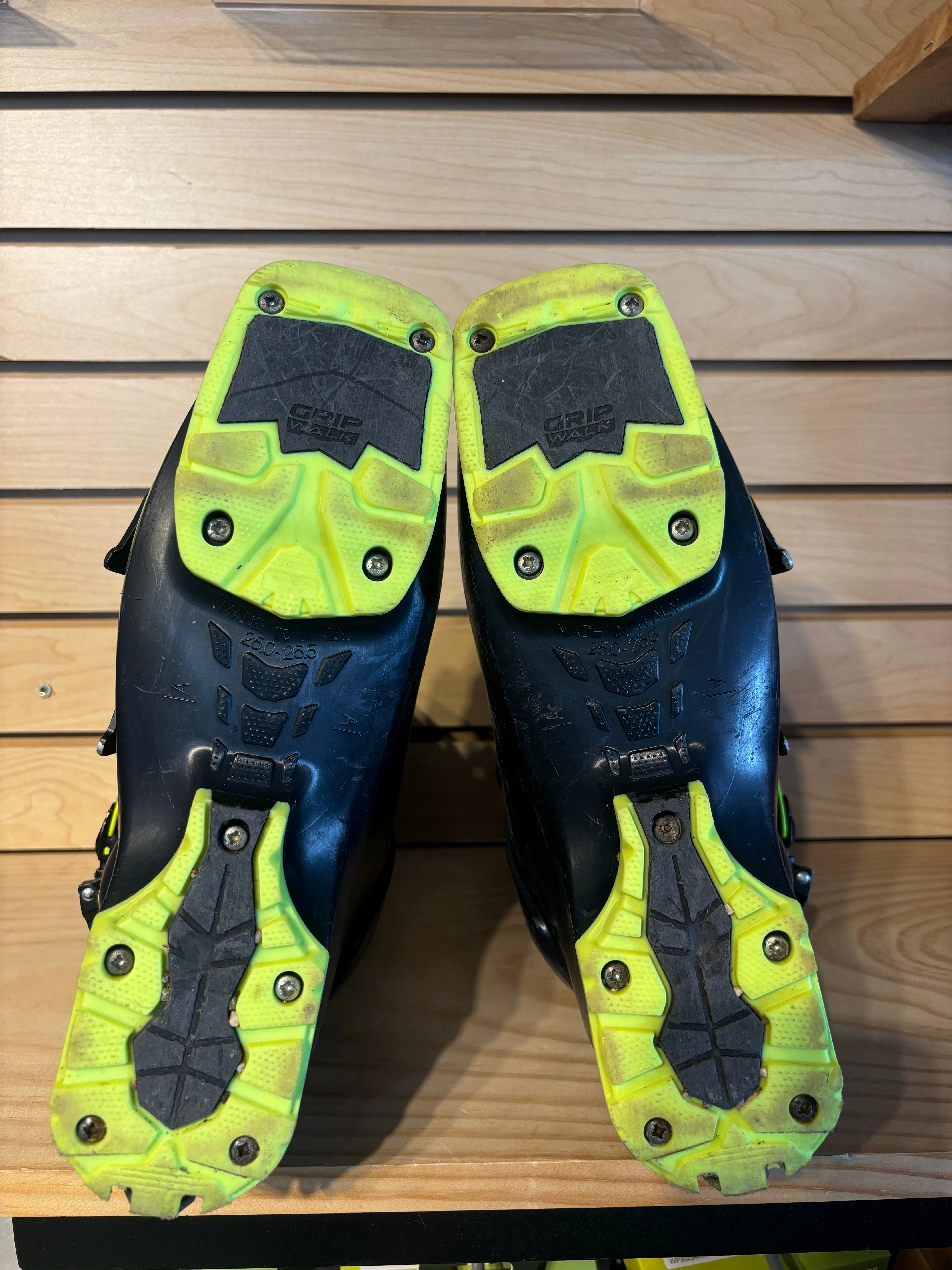 Snow Boots With Removable Liners Fischer Ranger 100 - Size 25.5 USED