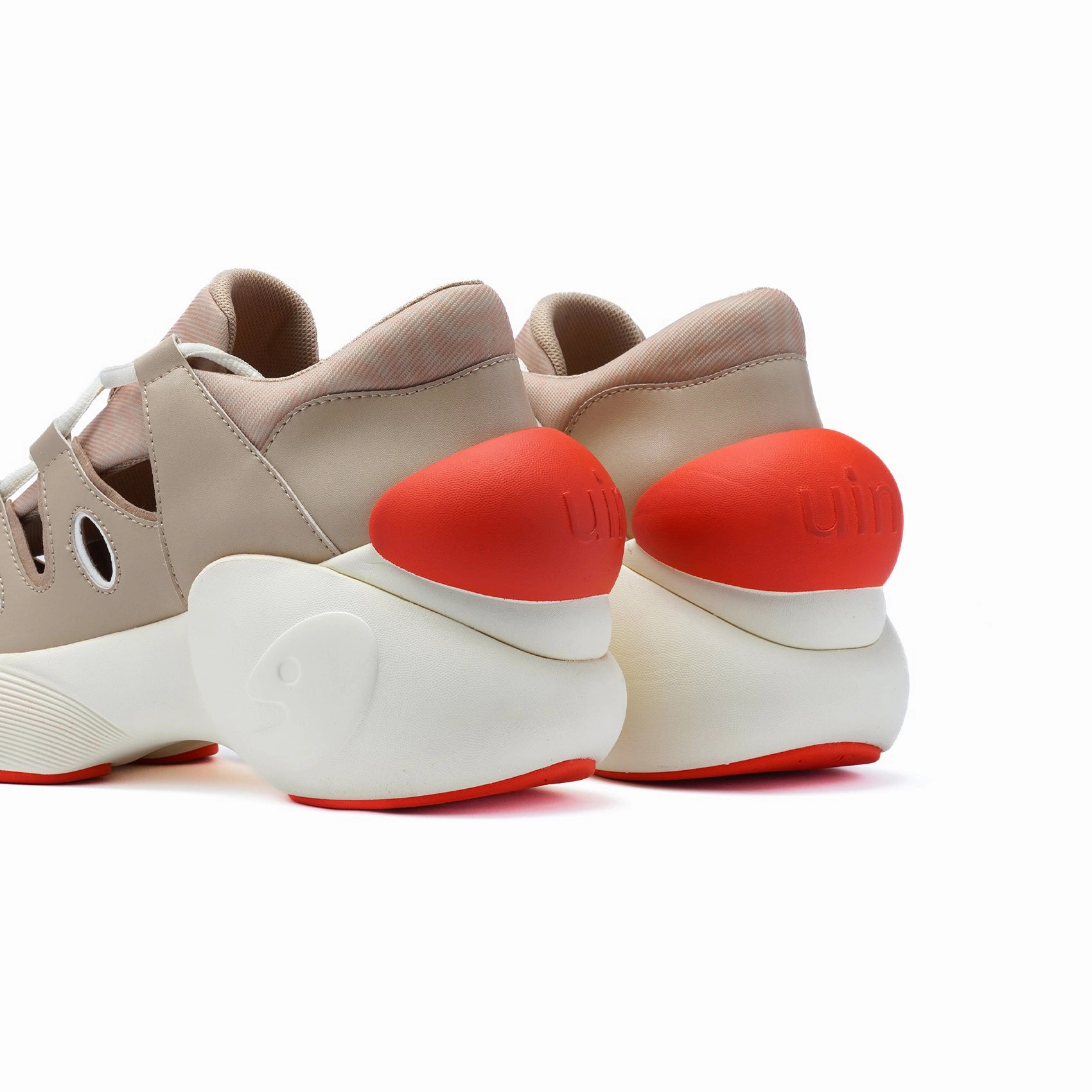 Almond Bilbao A7 Women Squash And Badminton Shoes