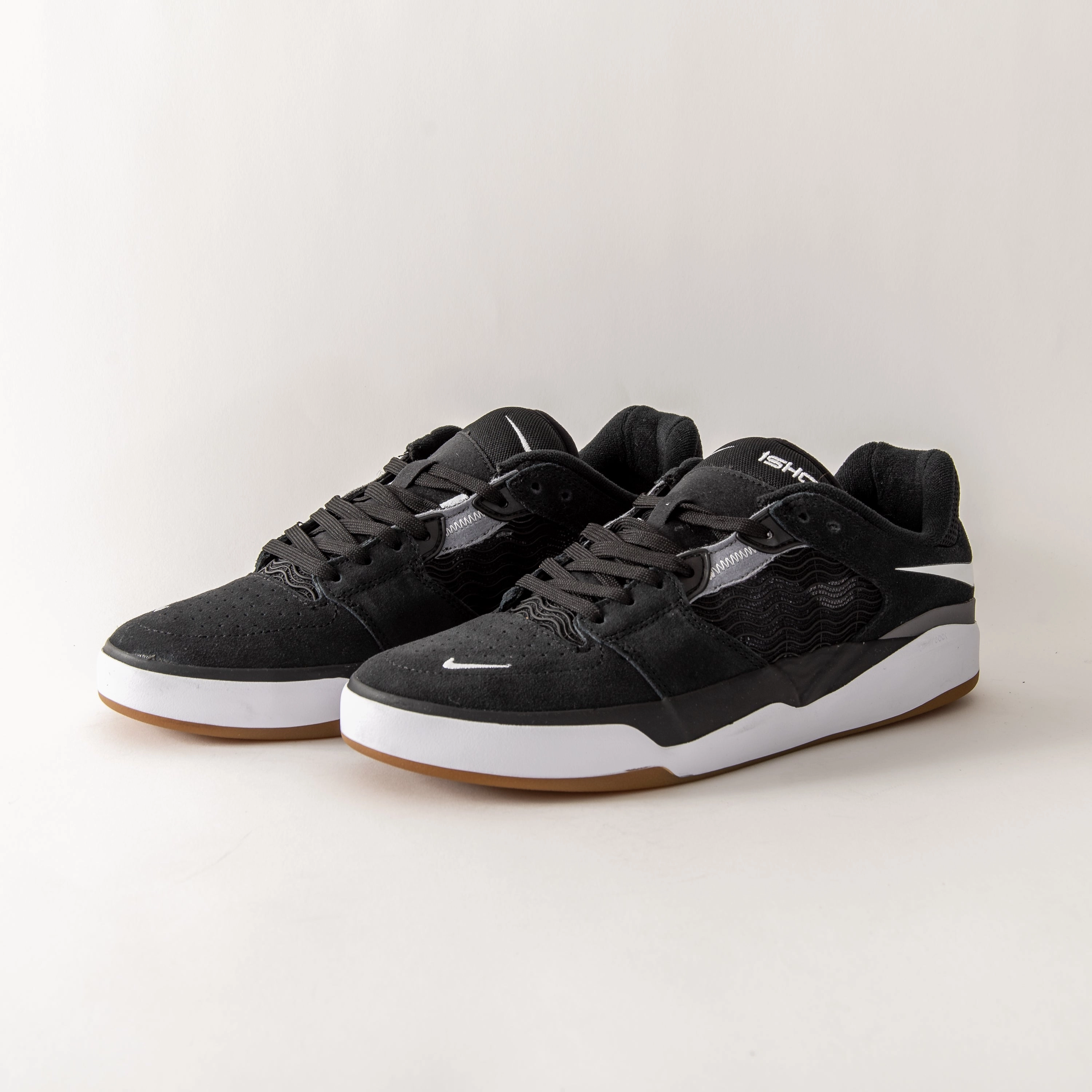 Nike SB - Ishod (Black/White) *SALE Basketball Shoe Cleaner