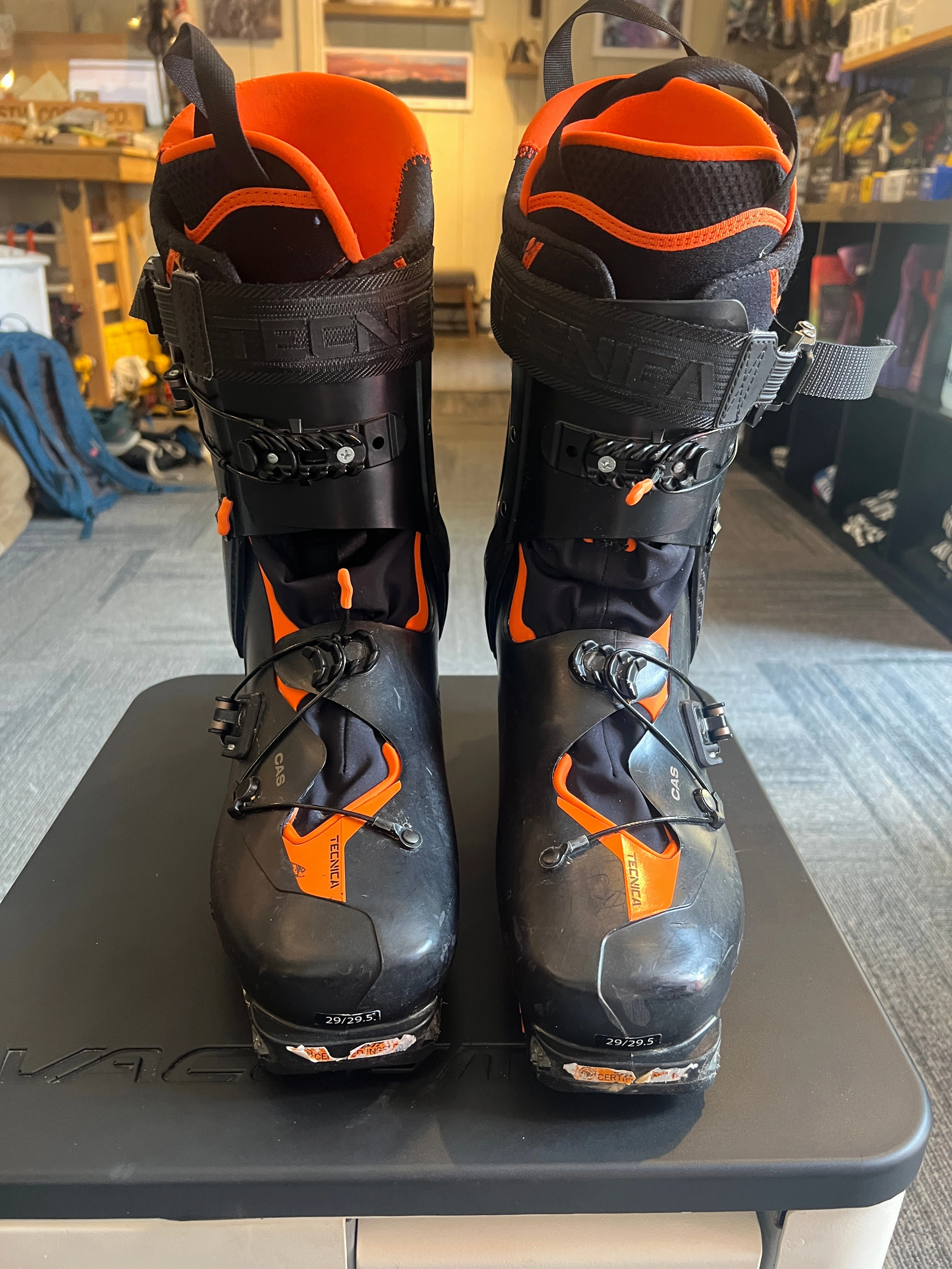 Columbia Minx Shorty Snow Boot Tecnica Zero G Peak Carbon 29.5 Ski Boots USED