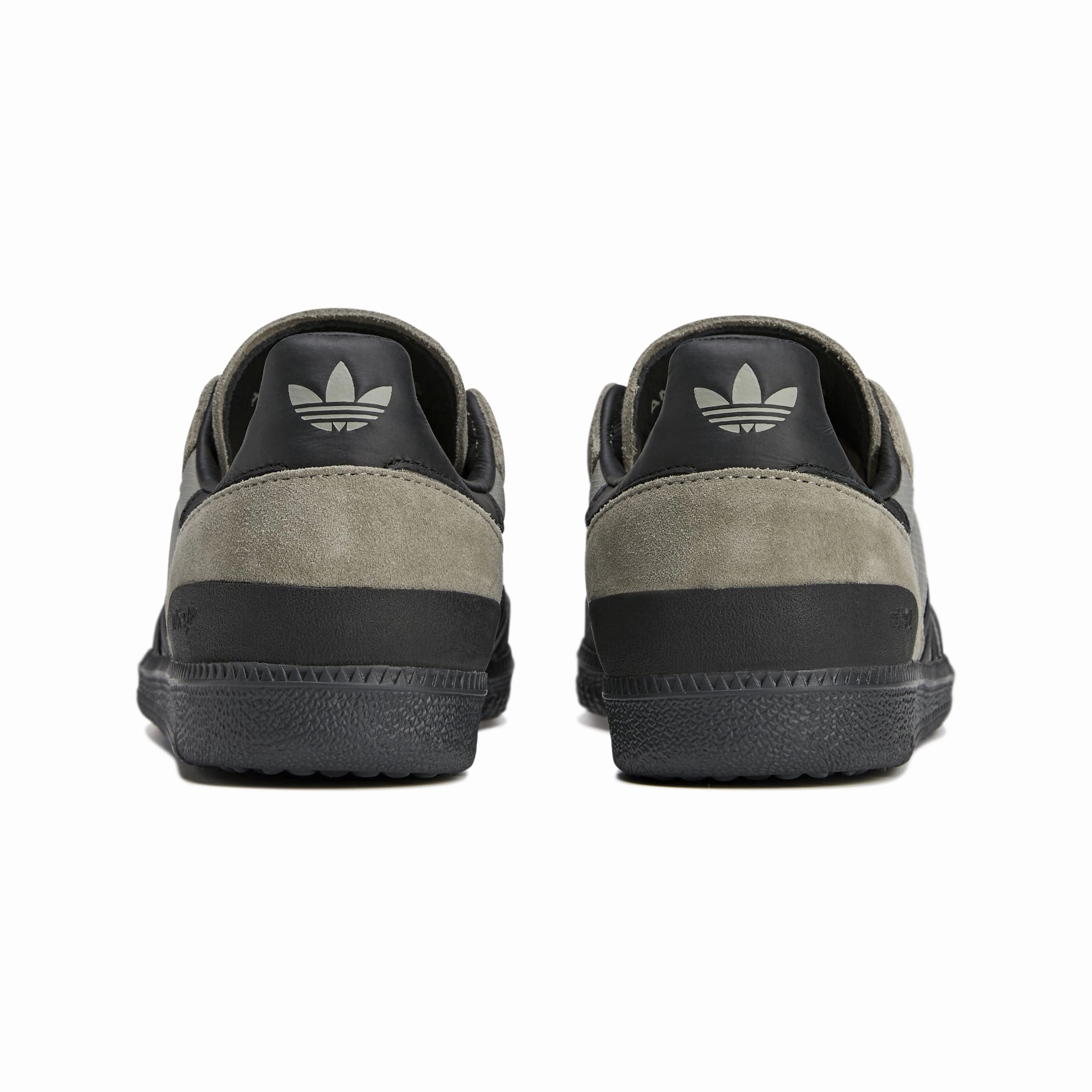 adidas x 100 Thieves Palos Hills Silver Pebble/Core Black/Footwear White JR5536 Adidas Golf Shoe Bags