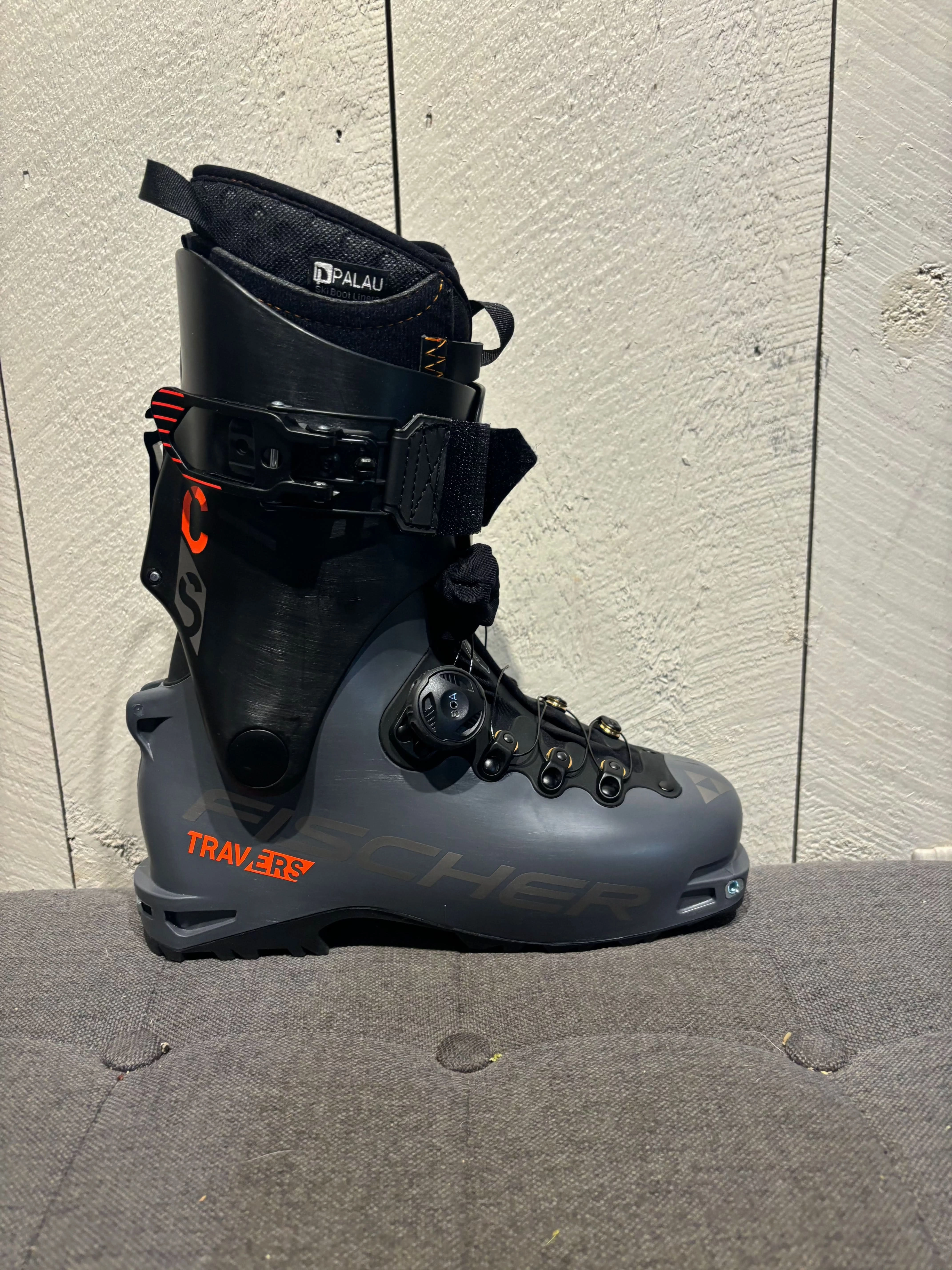 Fischer Travers CS Size 26.5 Upgrade Liner Snow Boots Anti Slip