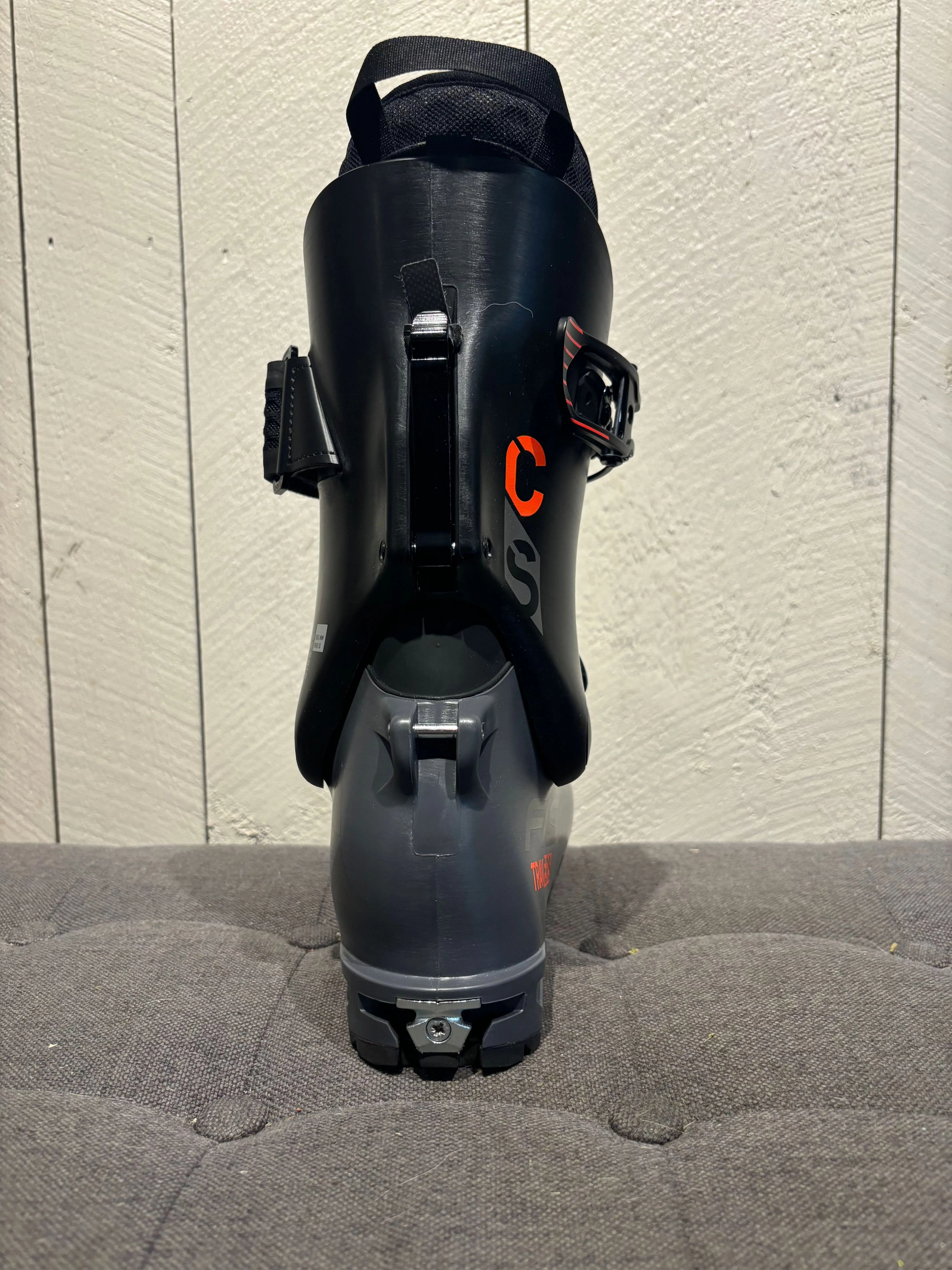 Santa Snow Boot Prints Fischer Travers CS Size 26.5 Upgrade Liner