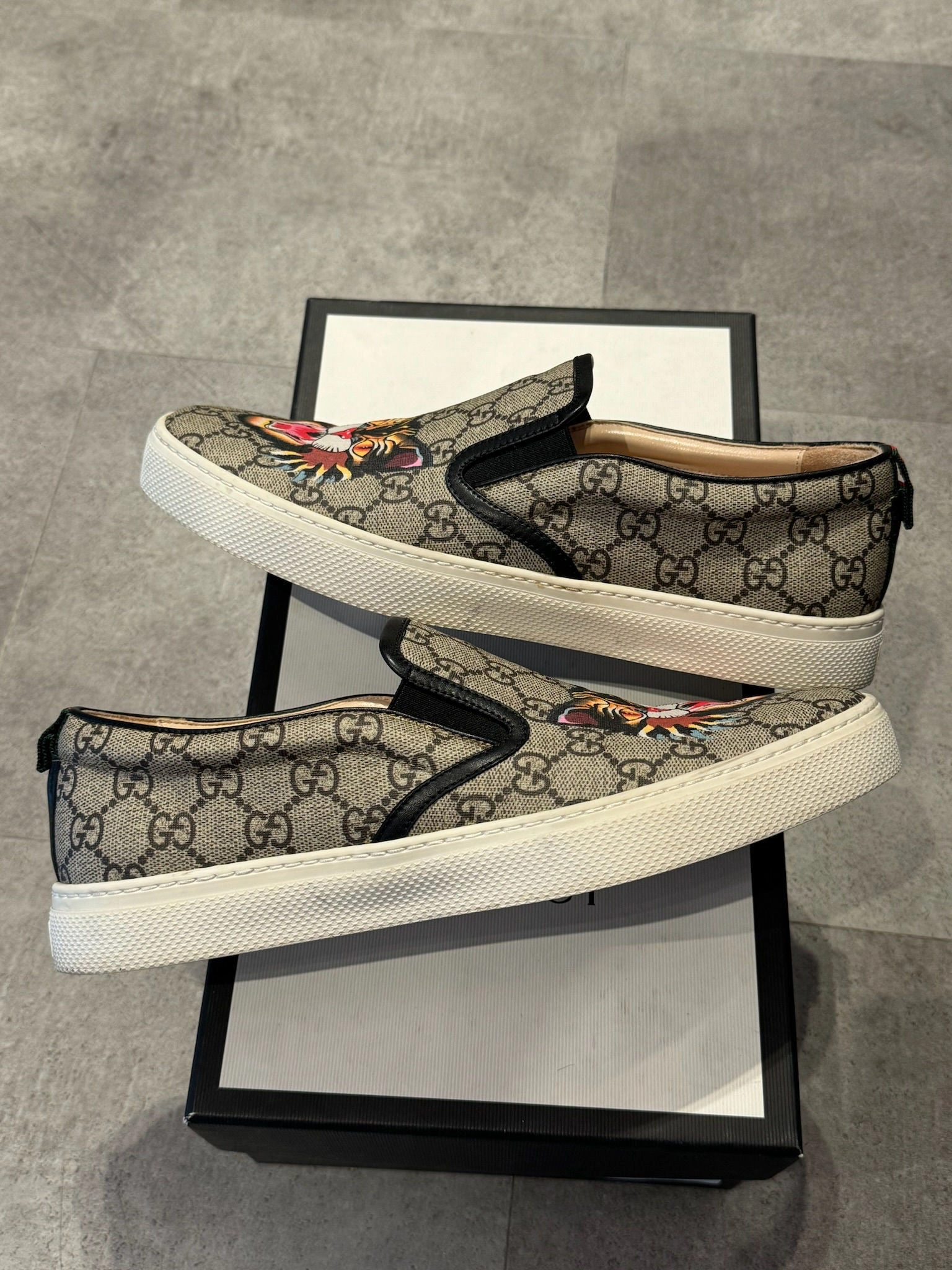 Gucci GG Supreme Angry Cat Slip-On (Preowned Size G8/US9) - Pre-Owned Magic Sneakers Jersey City