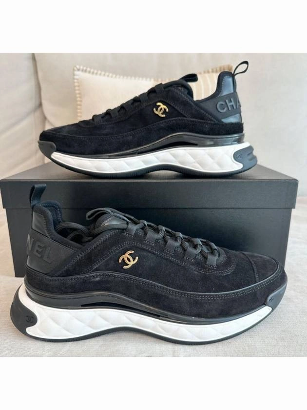 Sabrina Ionescu Sneakers Mixed Fiber Suede Low Top Sneakers Black Chanel