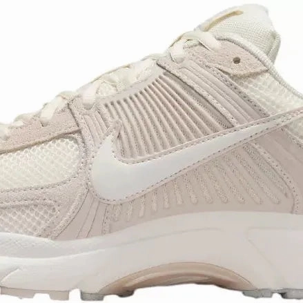 Nike Men's Zoom Vomero 5 Shoes - Light Orewood / Brown Nike Jordan Golf Shoes