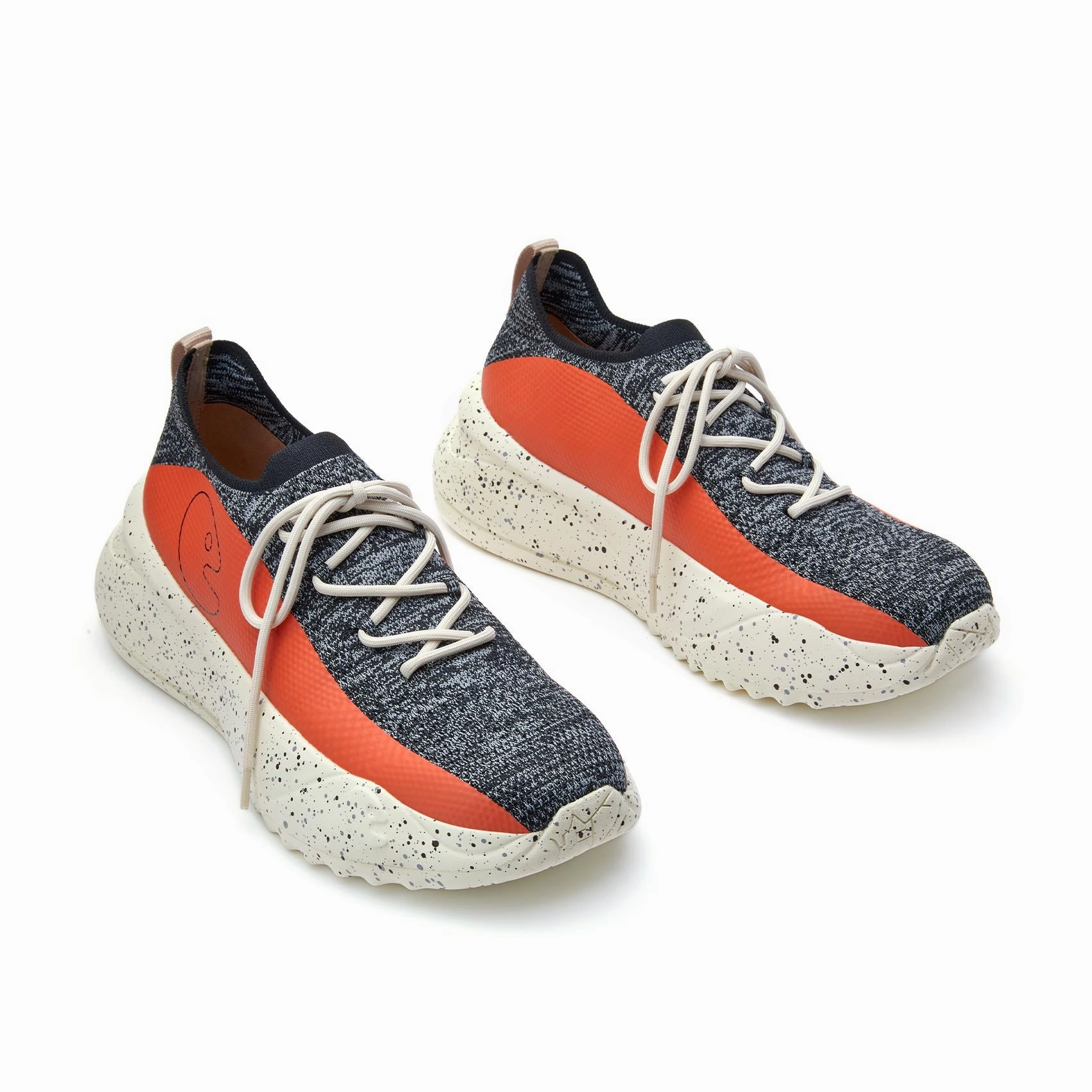 Bouncing Black Ruzaf IV Women Badminton Shoes India Online