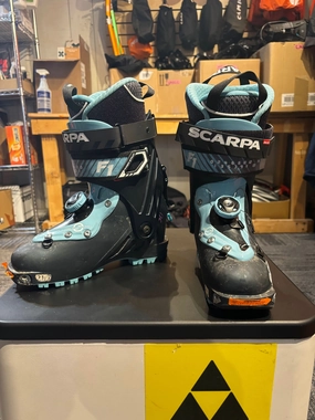Scarpa F1 W's Ski Boot 21.5 #50 Snow Boots Canada