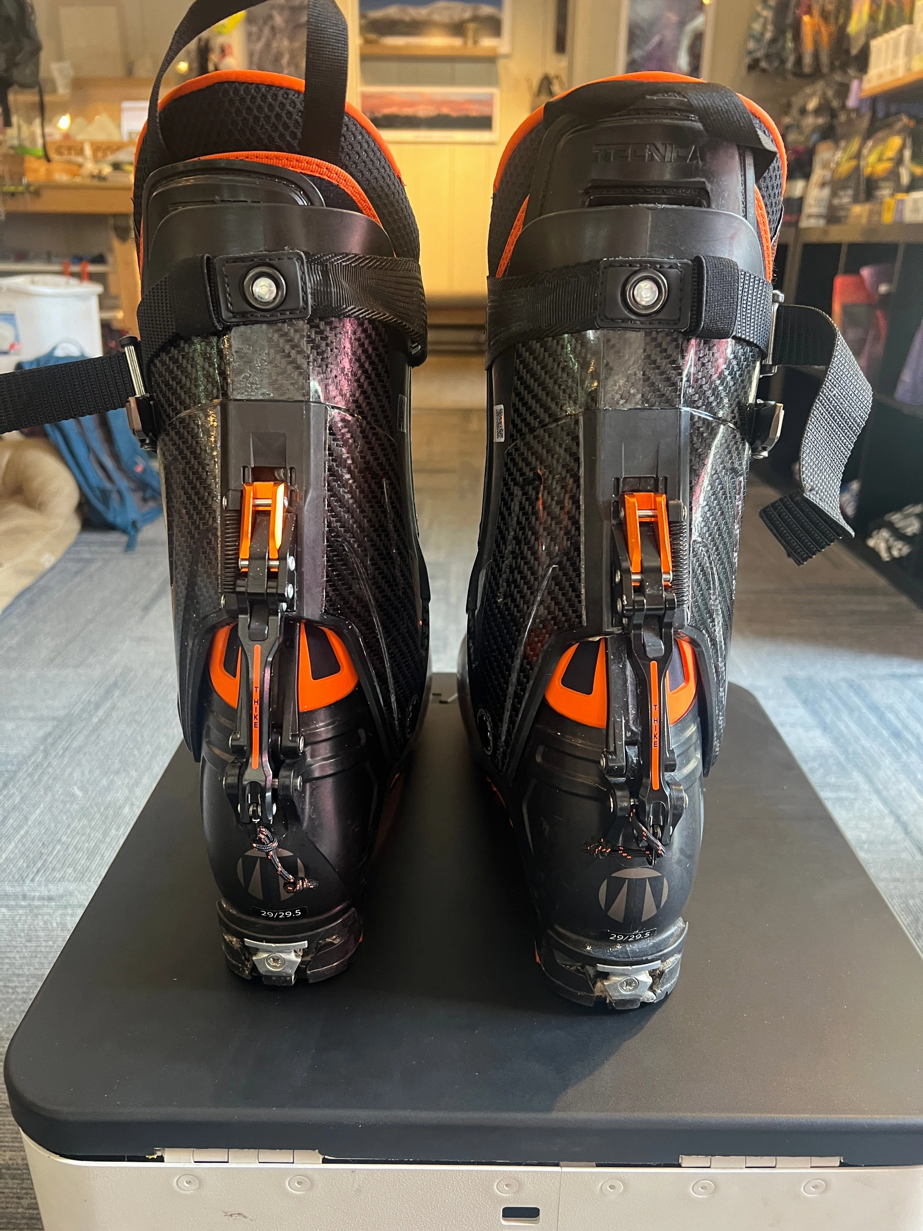 Chloe Snow Boots Tecnica Zero G Peak Carbon 29.5 Ski Boots USED
