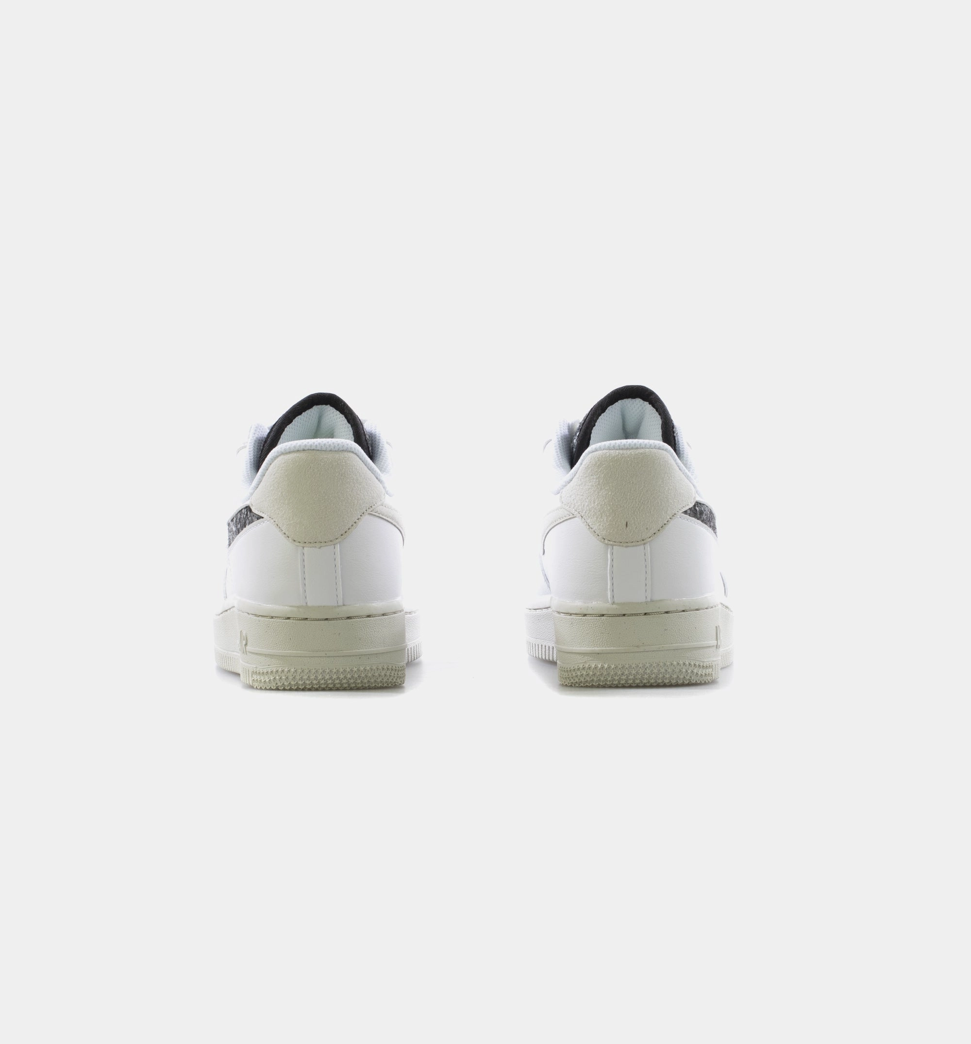 $1000 Basketball Shoes Air Force 1 07 Low SE Womens Lifestyle Shoe - White/Black