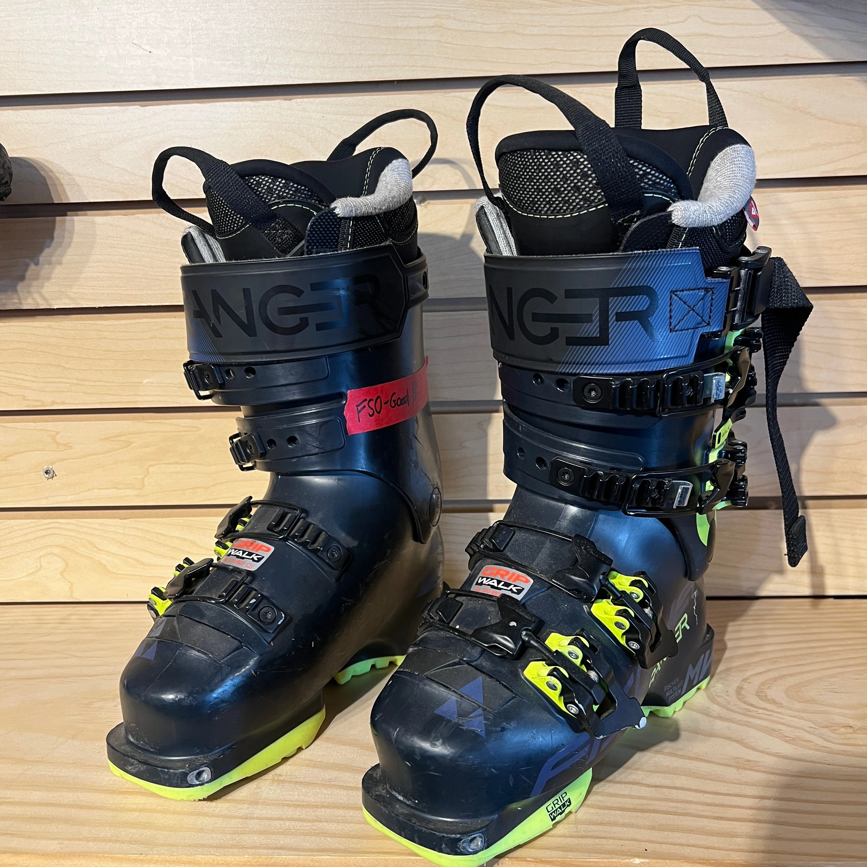 Fischer Ranger 115 Ski Boots - 22.5 - USED Bata Snow Boots