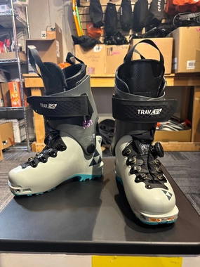 Fischer Travers GR W's Ski Boot 23.5 - 24/25 Demo #53 Sorel Glacy Snow Boot