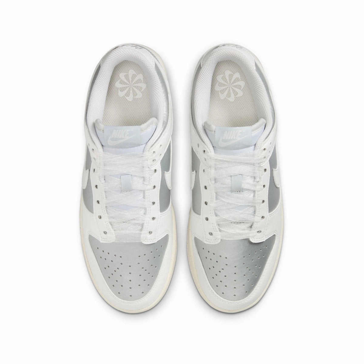Sabrina 1 Basketball Shoes Wmns Dunk Low Next Nature 'Metallic Platinum'