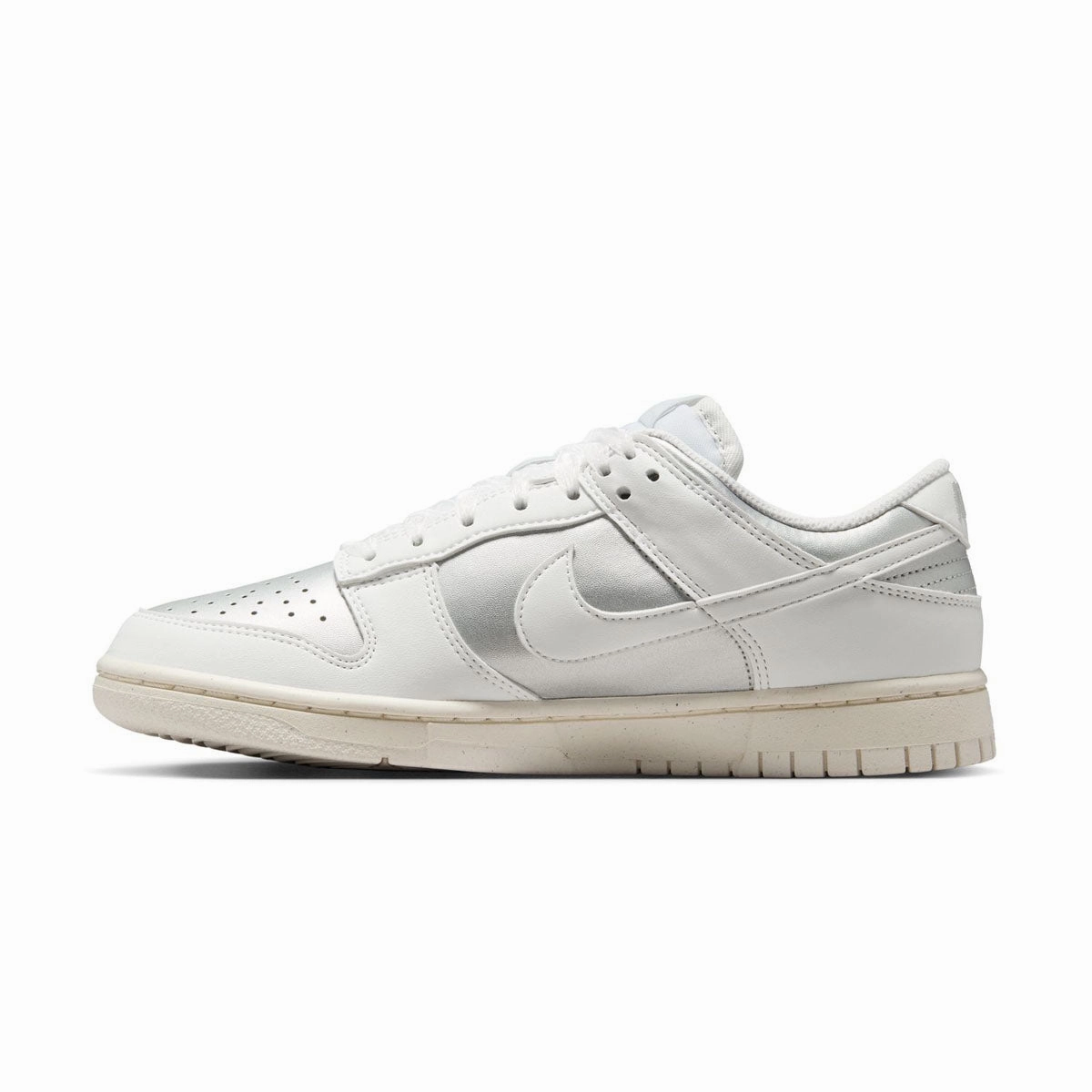 Basketball Shoes Lebron Wmns Dunk Low Next Nature 'Metallic Platinum'