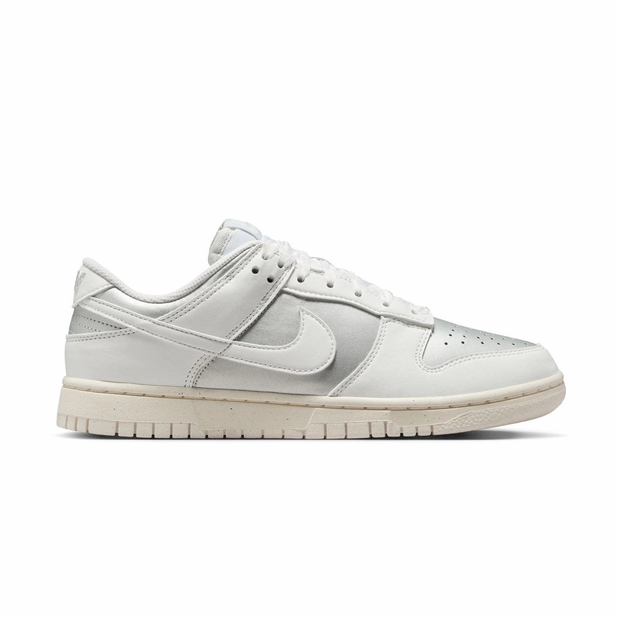 Wmns Dunk Low Next Nature 'Metallic Platinum' Undefeated Basketball Shoes